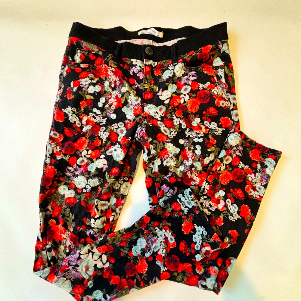 BCBGeneration Skinny Pants With Roses Low Rise Size 28